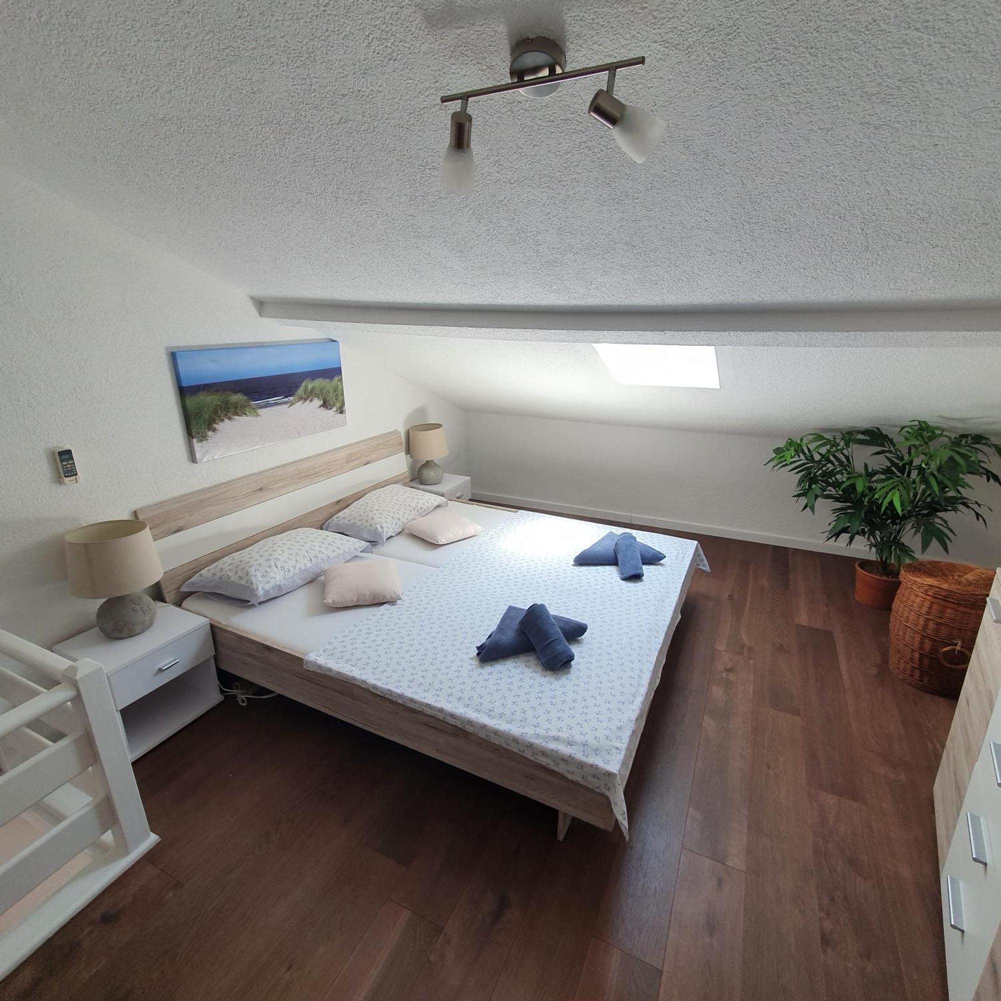 Beachfront House Sea La Vie Kastela Bagian luar foto