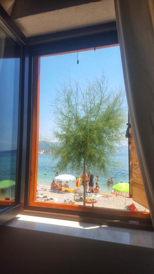 Beachfront House Sea La Vie Kastela Bagian luar foto