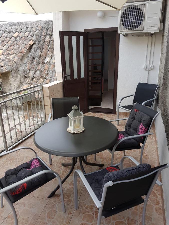 Beachfront House Sea La Vie Kastela Bagian luar foto